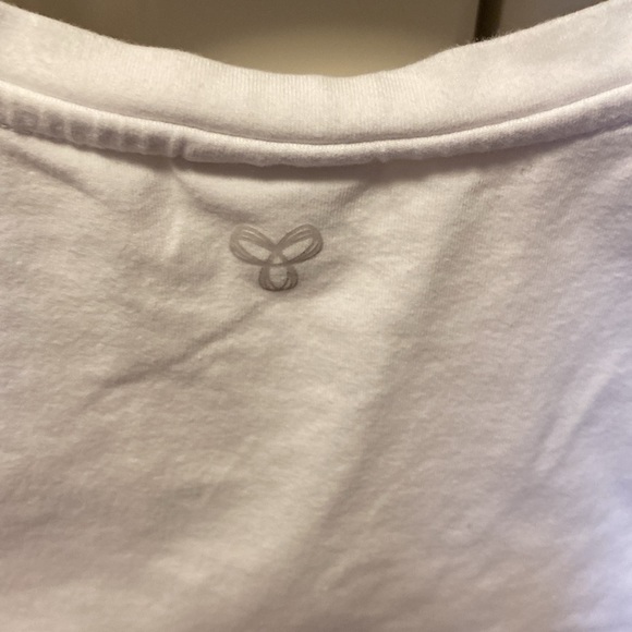 2 X TNA CROPPED WHITE TEE and WHITE CROPPED COLLARD SHIRT SIZE S . - Picture 13 of 14